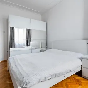  Appartamento Vitosha Str 2bd White & Blue By Flat Mаnager