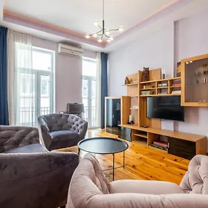 Charming 2bdr In Historic Center With Parking Apartamento